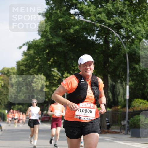 15.06.2025 - REWE Women's Run Jannik Wohlers http://msf.ph/oto/7955911 15.06.2025 08:51:27 Laufen 10808 meine-sportfotos.de