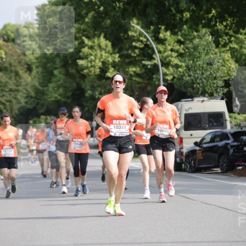 15.06.2025 - REWE Women's Run Jannik Wohlers http://msf.ph/oto/7956048 15.06.2025 08:51:40 Laufen 10123, 1082, 10341, 10693 meine-sportfotos.de
