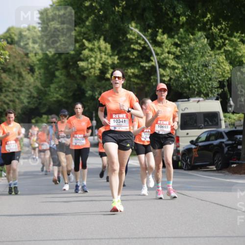 15.06.2025 - REWE Women's Run Jannik Wohlers http://msf.ph/oto/7956051 15.06.2025 08:51:40 Laufen 10823, 10123, 10341, 10693, 108 meine-sportfotos.de