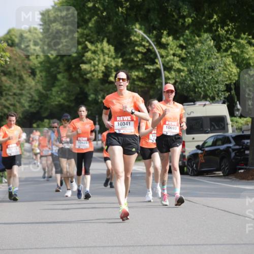 15.06.2025 - REWE Women's Run Jannik Wohlers http://msf.ph/oto/7956054 15.06.2025 08:51:41 Laufen 10823, 10123, 10341, 10693, 10 meine-sportfotos.de