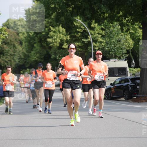15.06.2025 - REWE Women's Run Jannik Wohlers http://msf.ph/oto/7956064 15.06.2025 08:51:41 Laufen 10823, 10123, 1034, 10693 meine-sportfotos.de