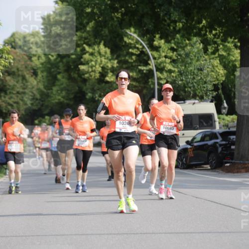 15.06.2025 - REWE Women's Run Jannik Wohlers http://msf.ph/oto/7956067 15.06.2025 08:51:41 Laufen 10823, 10123, 10341, 10693 meine-sportfotos.de