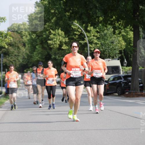 15.06.2025 - REWE Women's Run Jannik Wohlers http://msf.ph/oto/7956082 15.06.2025 08:51:41 Laufen 10823, 10123, 10341, 10693 meine-sportfotos.de