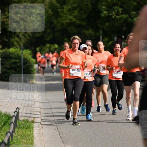 15.06.2025 - REWE Women's Run Dr. Thomas Lammeyer http://msf.ph/oto/7956114 15.06.2025 09:46:21 Laufen 10055, 1072, 10435, 10054 meine-sportfotos.de
