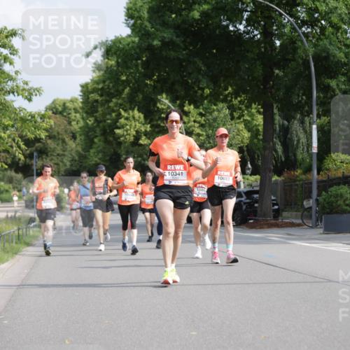 15.06.2025 - REWE Women's Run Jannik Wohlers http://msf.ph/oto/7956134 15.06.2025 08:51:42 Laufen 10623, 10341, 10693, 1086 meine-sportfotos.de