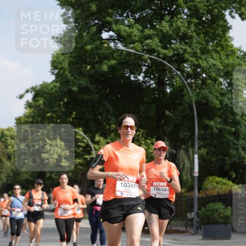 15.06.2025 - REWE Women's Run Jannik Wohlers http://msf.ph/oto/7956149 15.06.2025 08:51:43 Laufen 10341, 10693 meine-sportfotos.de