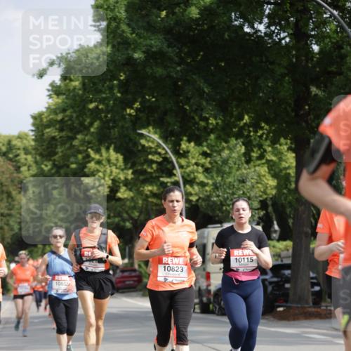 15.06.2025 - REWE Women's Run Jannik Wohlers http://msf.ph/oto/7956174 15.06.2025 08:51:44 Laufen 10800, 10823, 10115 meine-sportfotos.de