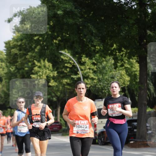 15.06.2025 - REWE Women's Run Jannik Wohlers http://msf.ph/oto/7956185 15.06.2025 08:51:44 Laufen 10823 meine-sportfotos.de