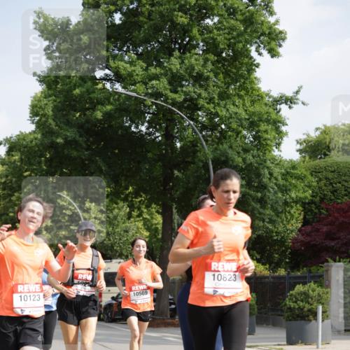 15.06.2025 - REWE Women's Run Jannik Wohlers http://msf.ph/oto/7956242 15.06.2025 08:51:46 Laufen 10123, 10569, 10823 meine-sportfotos.de
