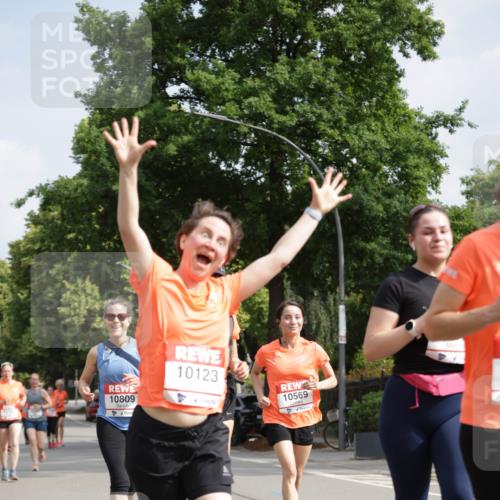 15.06.2025 - REWE Women's Run Jannik Wohlers http://msf.ph/oto/7956276 15.06.2025 08:51:47 Laufen 10809, 10123, 10569 meine-sportfotos.de