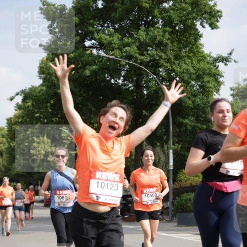 15.06.2025 - REWE Women's Run Jannik Wohlers http://msf.ph/oto/7956280 15.06.2025 08:51:47 Laufen 1080, 10123, 10569 meine-sportfotos.de