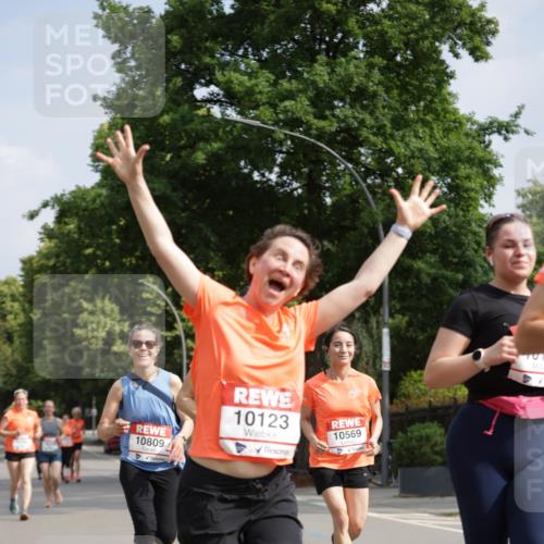 15.06.2025 - REWE Women's Run Jannik Wohlers http://msf.ph/oto/7956282 15.06.2025 08:51:47 Laufen 10809, 10123, 10569 meine-sportfotos.de