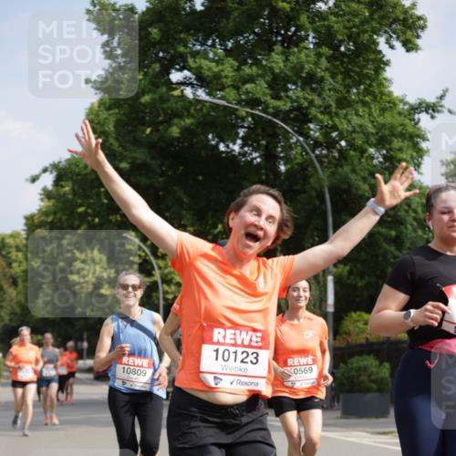 15.06.2025 - REWE Women's Run Jannik Wohlers http://msf.ph/oto/7956286 15.06.2025 08:51:47 Laufen 10809, 10123, 0569 meine-sportfotos.de