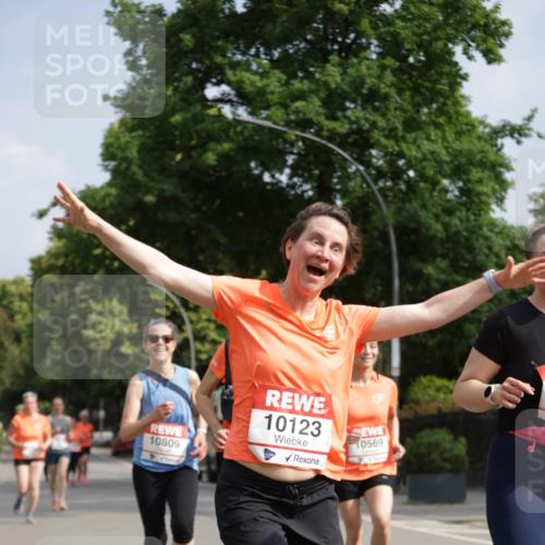15.06.2025 - REWE Women's Run Jannik Wohlers http://msf.ph/oto/7956288 15.06.2025 08:51:47 Laufen 10809, 10123, 10569 meine-sportfotos.de