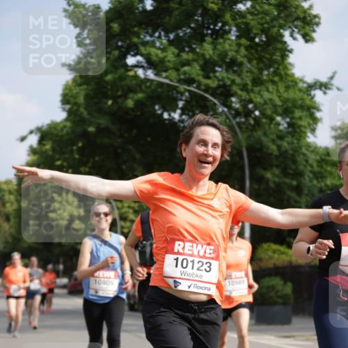15.06.2025 - REWE Women's Run Jannik Wohlers http://msf.ph/oto/7956292 15.06.2025 08:51:47 Laufen 10809, 10123, 10569 meine-sportfotos.de