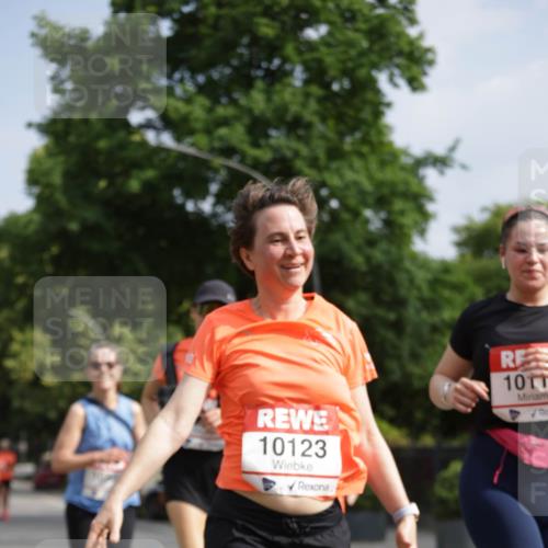 15.06.2025 - REWE Women's Run Jannik Wohlers http://msf.ph/oto/7956302 15.06.2025 08:51:47 Laufen 10123, 10 meine-sportfotos.de