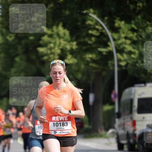 15.06.2025 - REWE Women's Run Jannik Wohlers http://msf.ph/oto/7956383 15.06.2025 08:51:50 Laufen 10, 10183 meine-sportfotos.de