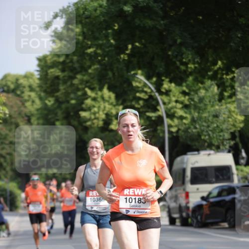 15.06.2025 - REWE Women's Run Jannik Wohlers http://msf.ph/oto/7956436 15.06.2025 08:51:51 Laufen 10365, 10183 meine-sportfotos.de