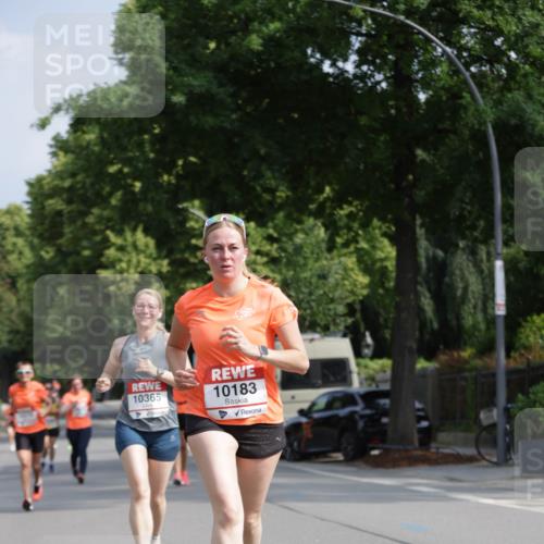 15.06.2025 - REWE Women's Run Jannik Wohlers http://msf.ph/oto/7956460 15.06.2025 08:51:51 Laufen 10365, 10183 meine-sportfotos.de