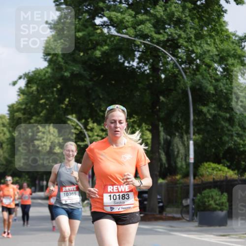 15.06.2025 - REWE Women's Run Jannik Wohlers http://msf.ph/oto/7956483 15.06.2025 08:51:52 Laufen 10365, 10183 meine-sportfotos.de