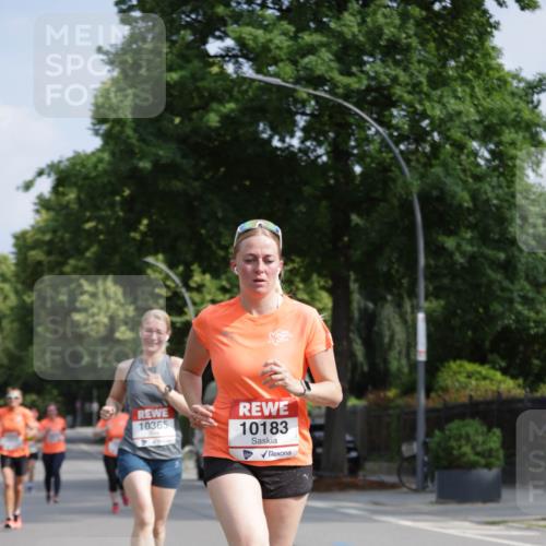 15.06.2025 - REWE Women's Run Jannik Wohlers http://msf.ph/oto/7956485 15.06.2025 08:51:52 Laufen 10365, 10183 meine-sportfotos.de