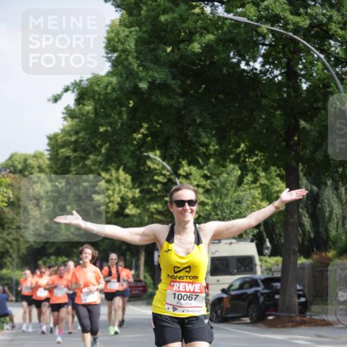 15.06.2025 - REWE Women's Run Jannik Wohlers http://msf.ph/oto/7956604 15.06.2025 08:52:01 Laufen 10067 meine-sportfotos.de