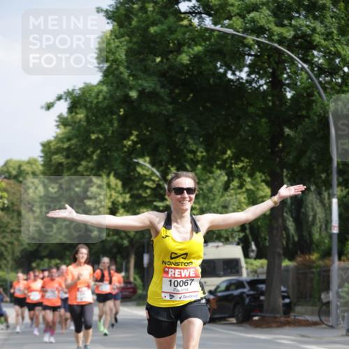 15.06.2025 - REWE Women's Run Jannik Wohlers http://msf.ph/oto/7956609 15.06.2025 08:52:02 Laufen 10067 meine-sportfotos.de