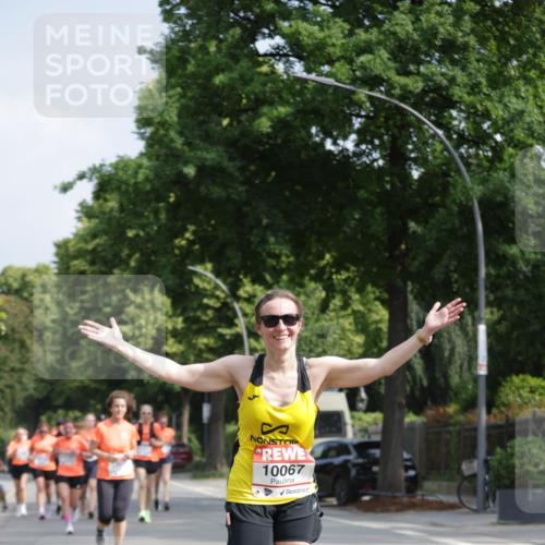 15.06.2025 - REWE Women's Run Jannik Wohlers http://msf.ph/oto/7956614 15.06.2025 08:52:02 Laufen 10067 meine-sportfotos.de