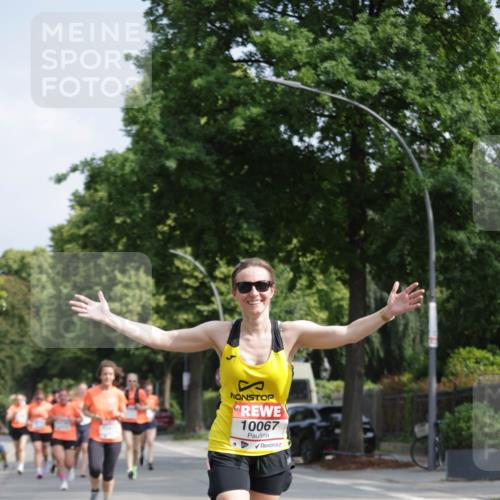 15.06.2025 - REWE Women's Run Jannik Wohlers http://msf.ph/oto/7956616 15.06.2025 08:52:02 Laufen 10067 meine-sportfotos.de