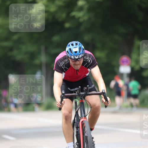 15.06.2025 - 7 Türme Triathlon Yannick Fuchs http://msf.ph/oto/7956642 15.06.2025 13:40:41 Radfahren 403, 526, 928 meine-sportfotos.de