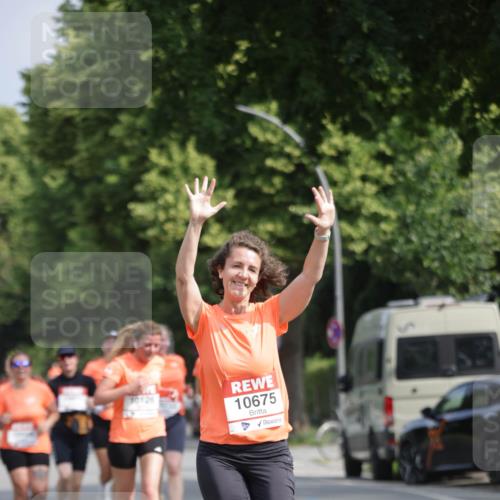 15.06.2025 - REWE Women's Run Jannik Wohlers http://msf.ph/oto/7956648 15.06.2025 08:52:04 Laufen 10675 meine-sportfotos.de