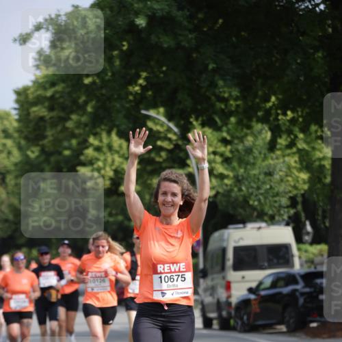 15.06.2025 - REWE Women's Run Jannik Wohlers http://msf.ph/oto/7956667 15.06.2025 08:52:04 Laufen 10126, 10675 meine-sportfotos.de