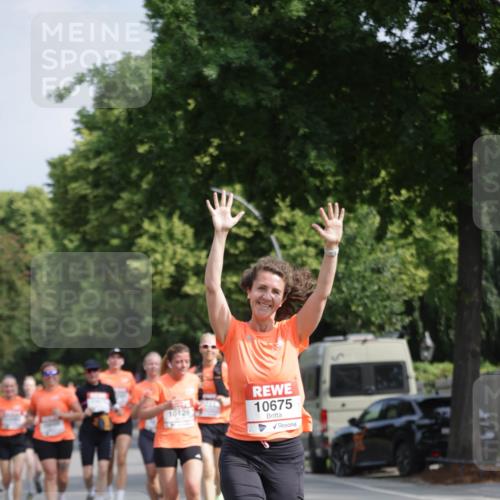 15.06.2025 - REWE Women's Run Jannik Wohlers http://msf.ph/oto/7956681 15.06.2025 08:52:05 Laufen 10126, 10675 meine-sportfotos.de