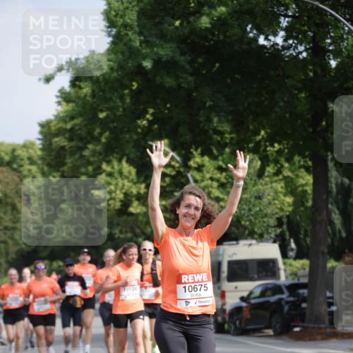15.06.2025 - REWE Women's Run Jannik Wohlers http://msf.ph/oto/7956684 15.06.2025 08:52:05 Laufen 10126, 10675 meine-sportfotos.de