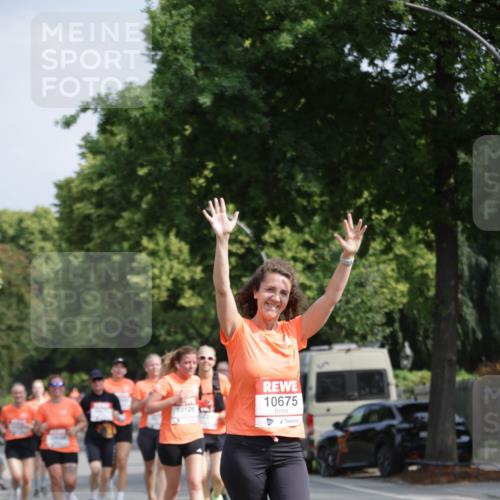 15.06.2025 - REWE Women's Run Jannik Wohlers http://msf.ph/oto/7956687 15.06.2025 08:52:05 Laufen 10126, 10675 meine-sportfotos.de