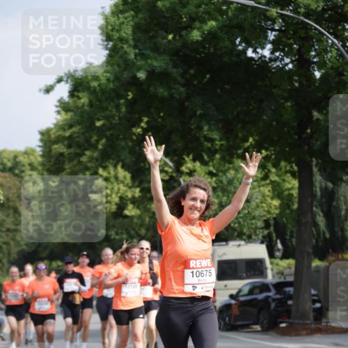 15.06.2025 - REWE Women's Run Jannik Wohlers http://msf.ph/oto/7956690 15.06.2025 08:52:05 Laufen 10126, 10675 meine-sportfotos.de