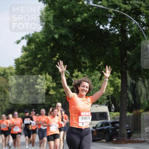 15.06.2025 - REWE Women's Run Jannik Wohlers http://msf.ph/oto/7956696 15.06.2025 08:52:05 Laufen 10675 meine-sportfotos.de