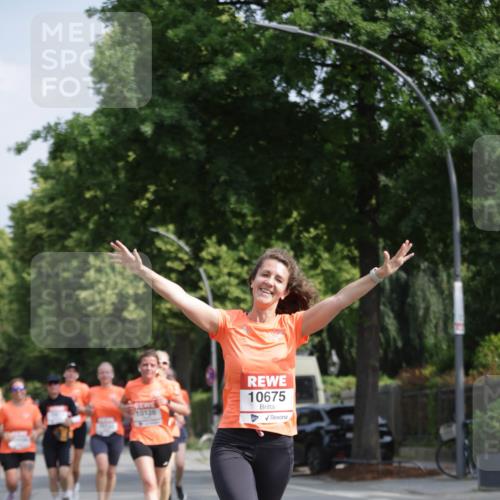 15.06.2025 - REWE Women's Run Jannik Wohlers http://msf.ph/oto/7956707 15.06.2025 08:52:05 Laufen 10126, 10675 meine-sportfotos.de