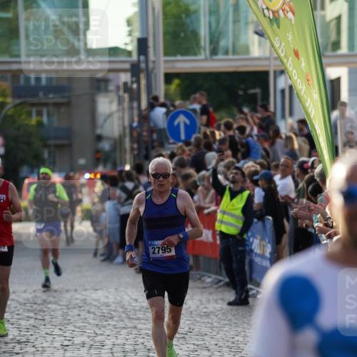 13.06.2025 - Holstenköstenlauf Felixshl http://msf.ph/oto/7956708 13.06.2025 19:47:34 Laufen 2639, 2795, 2858, 3785 meine-sportfotos.de