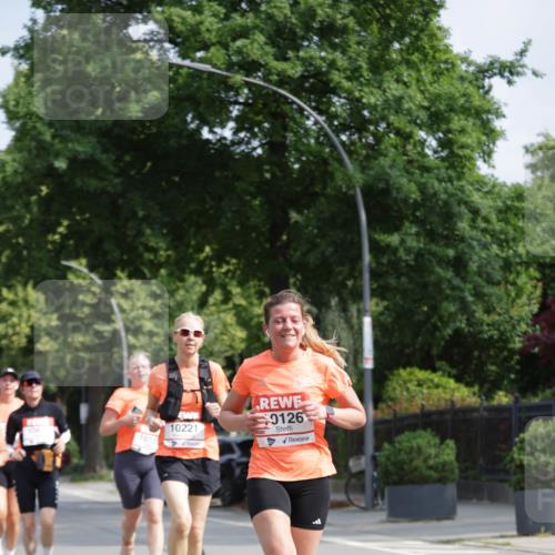 15.06.2025 - REWE Women's Run Jannik Wohlers http://msf.ph/oto/7956770 15.06.2025 08:52:08 Laufen 1073, 10221, 0126 meine-sportfotos.de