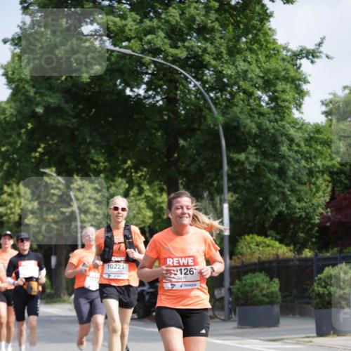 15.06.2025 - REWE Women's Run Jannik Wohlers http://msf.ph/oto/7956772 15.06.2025 08:52:08 Laufen 10221, 126 meine-sportfotos.de