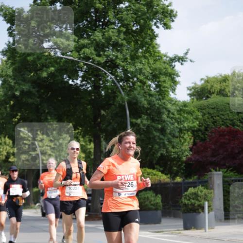 15.06.2025 - REWE Women's Run Jannik Wohlers http://msf.ph/oto/7956789 15.06.2025 08:52:08 Laufen 10733, 10221, 26 meine-sportfotos.de
