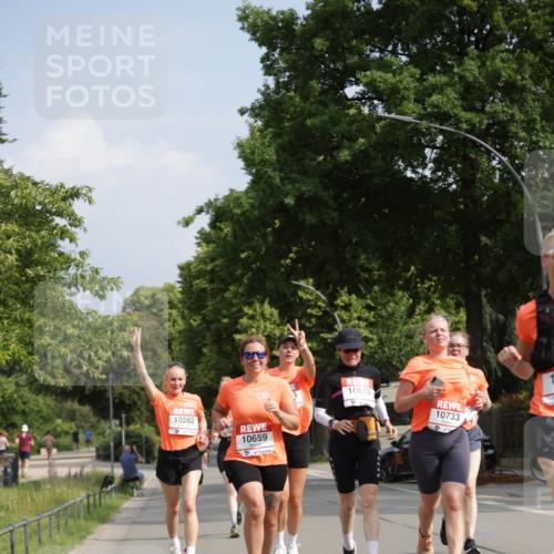 15.06.2025 - REWE Women's Run Jannik Wohlers http://msf.ph/oto/7956818 15.06.2025 08:52:09 Laufen 1067, 10282, 10733, 10659 meine-sportfotos.de