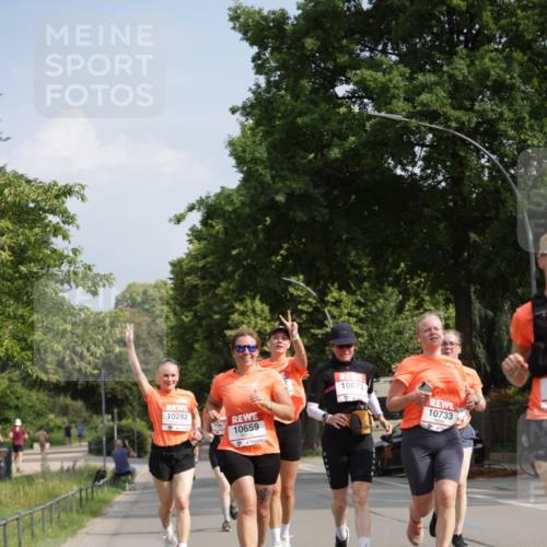 15.06.2025 - REWE Women's Run Jannik Wohlers http://msf.ph/oto/7956819 15.06.2025 08:52:10 Laufen 10673, 10282, 1066, 10659, 10733 meine-sportfotos.de