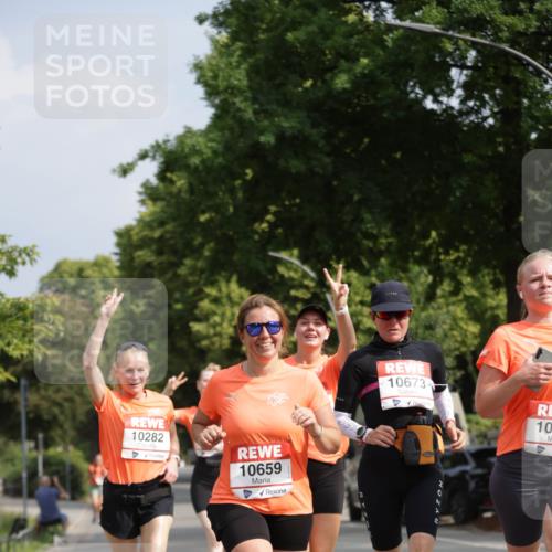 15.06.2025 - REWE Women's Run Jannik Wohlers http://msf.ph/oto/7956841 15.06.2025 08:52:10 Laufen 10282, 10659, 10673, 10 meine-sportfotos.de