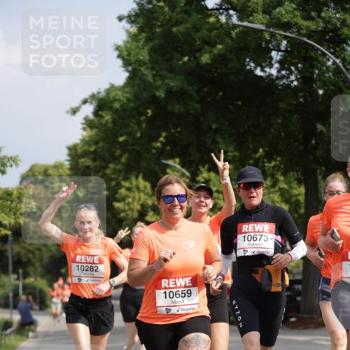 15.06.2025 - REWE Women's Run Jannik Wohlers http://msf.ph/oto/7956859 15.06.2025 08:52:11 Laufen 10282, 10659, 10673 meine-sportfotos.de