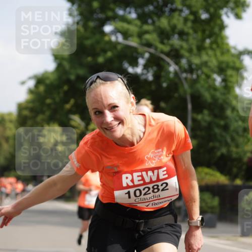 15.06.2025 - REWE Women's Run Jannik Wohlers http://msf.ph/oto/7956903 15.06.2025 08:52:13 Laufen 10282 meine-sportfotos.de