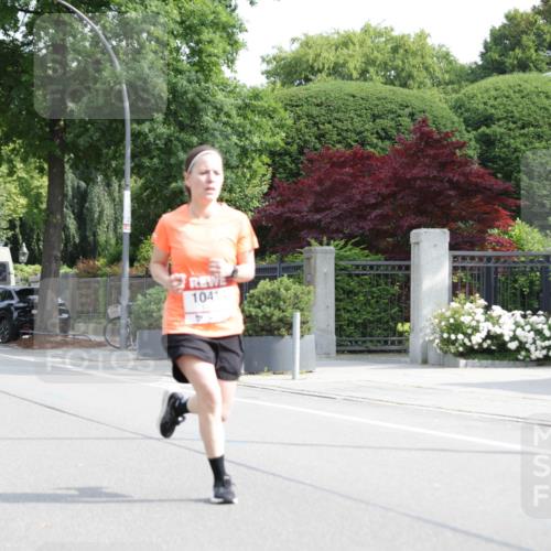 15.06.2025 - REWE Women's Run Jannik Wohlers http://msf.ph/oto/7956913 15.06.2025 08:52:14 Laufen 1041 meine-sportfotos.de