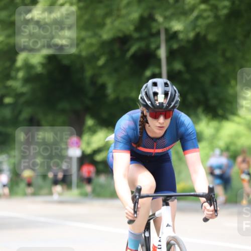 15.06.2025 - 7 Türme Triathlon Yannick Fuchs http://msf.ph/oto/7956932 15.06.2025 13:41:58 Radfahren 670, 921 meine-sportfotos.de