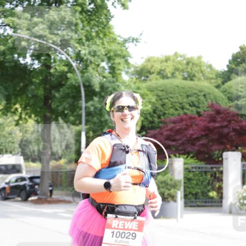 15.06.2025 - REWE Women's Run Jannik Wohlers http://msf.ph/oto/7956950 15.06.2025 09:14:19 Laufen 10029 meine-sportfotos.de